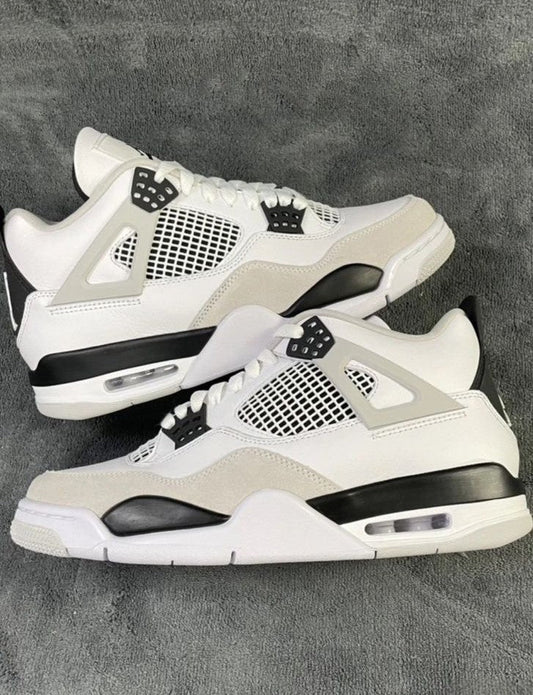 Nike Jordan 4s