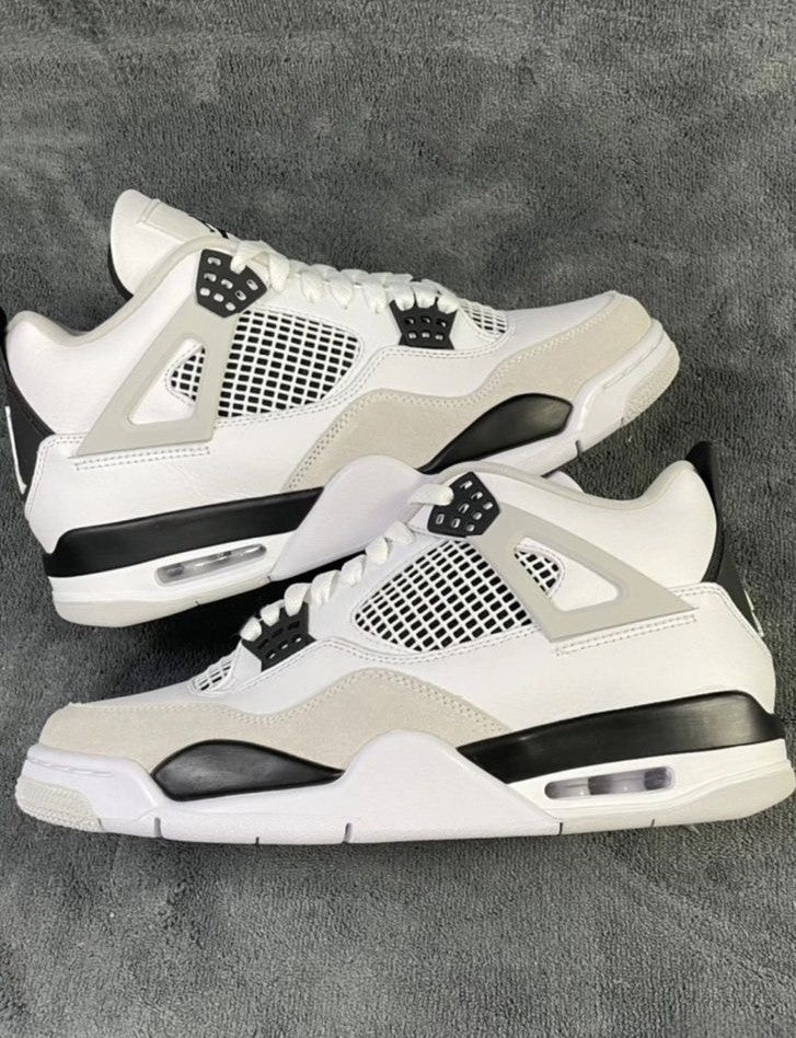 Nike Jordan 4s